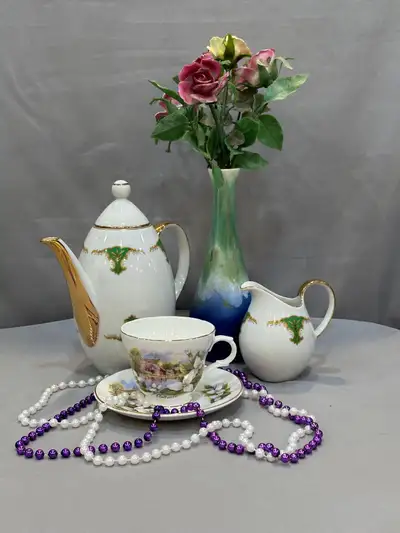 Vintage Bavaria Germany tea pot, creamer & Ontario tea set $97 for 3 items 1 tea pot with lid 1 crea...