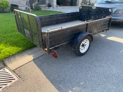 4.6X8 Utility trailer, has aluminum floor, new lights, rear gate come off for longer stuff, no owner...