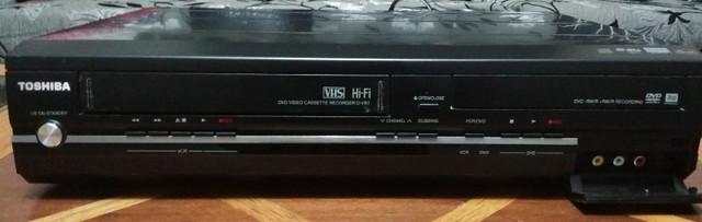 Toshiba DVR7KTC2 HDMI 1080P UPCONVERSION VCR/DVD PLAYER/RECORDER in CDs, DVDs & Blu-ray in Ottawa