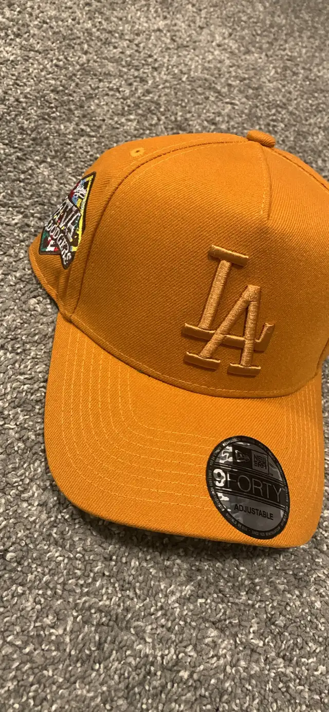 New Era Los Angeles Dodgers Hat in Men's in Oakville / Halton Region - Image 2