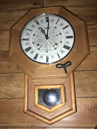 Horloge Antique Sabre Antic 31-Day Wind-up Clock