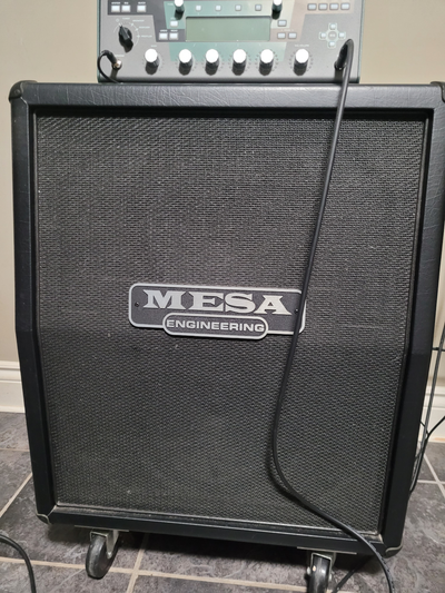 like new never gigged home use only 2x12 v30 mesa cab 1000