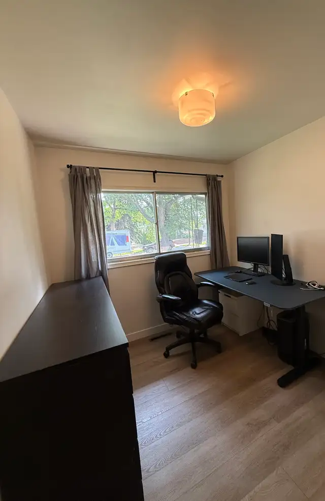 North Glenora Bungalow for rent in Long Term Rentals in Edmonton - Image 7