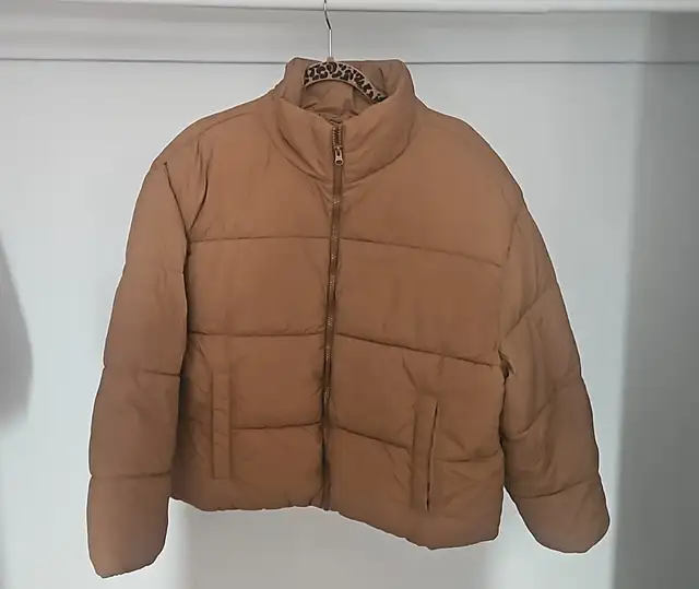 Manteau puffer in Women's - Tops & Outerwear in City of Montréal - Image 7