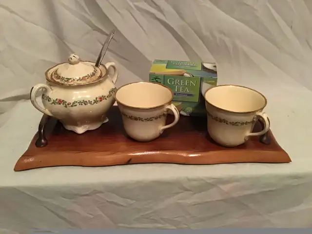 Live edge tray 65565393552387122