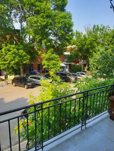 3 CHAMBRES MEUBLÉ POUR JUILLET/AOUT/ SEPT HOCHELAGA MAISONNEUVE
