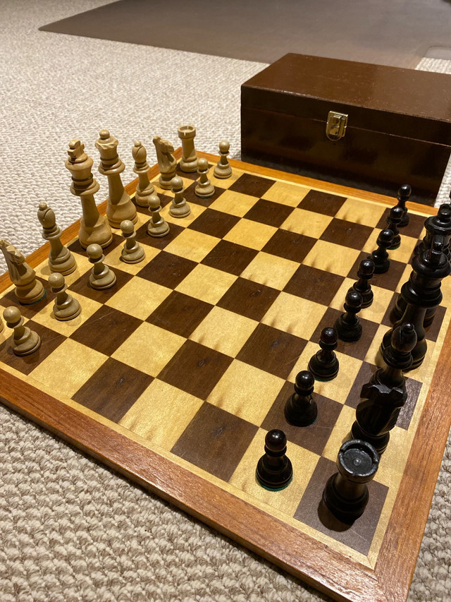 Large 17.5” vintage wooden chess set in Arts & Collectibles in Markham / York Region - Image 2