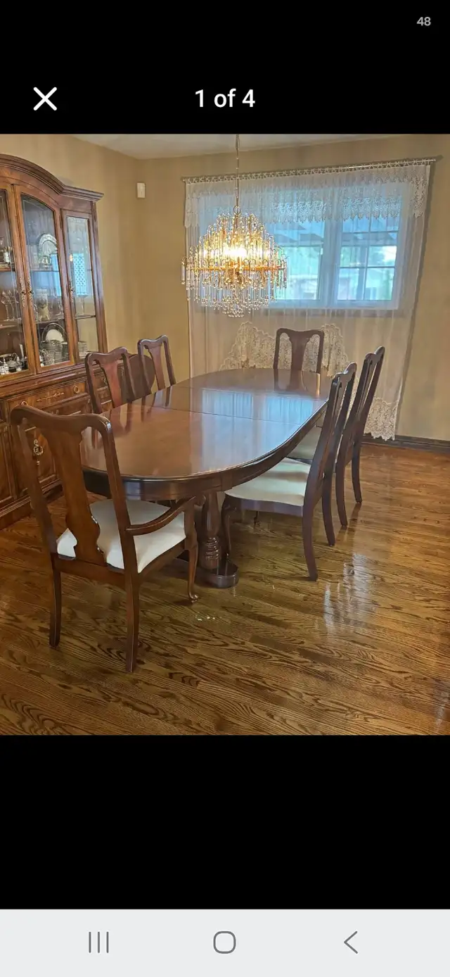 Dining room set in Dining Tables & Sets in Hamilton - Image 5