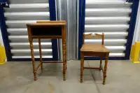 Ensemble petite table et chaise