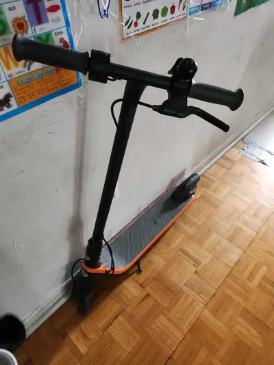 30 km led light smoth riding comes with charger 20 volt used once or 6 times