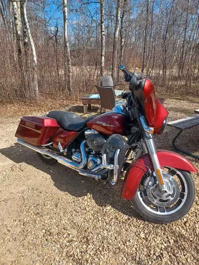 2009 Harley Davidson Street Glide to Trade for Class C Motorhome with same Value ($12,000) Bike is a...