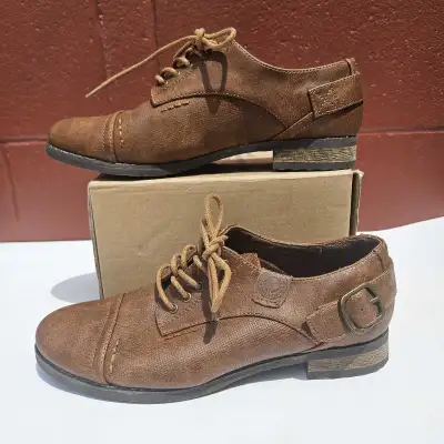 SoftMoc Loafer Style Woman's Brown lace up Shoes, Buckle Accent, View more
