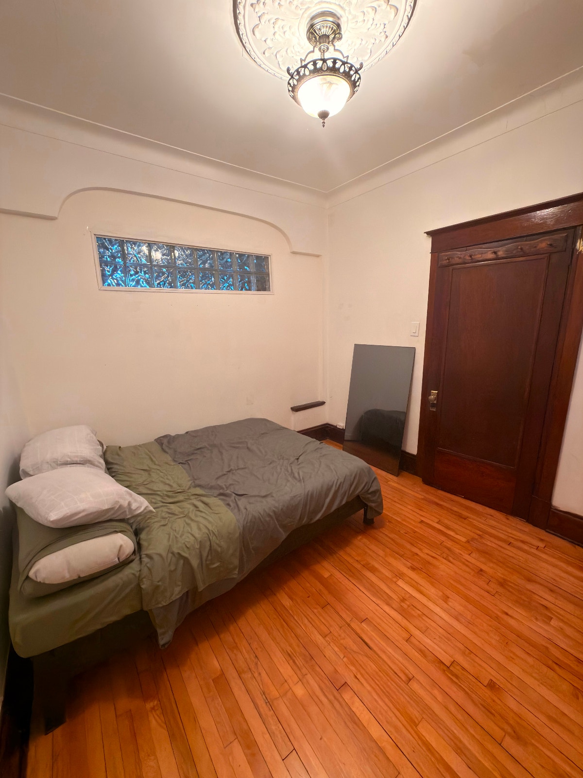 6 1/2 Appartement de 3 chambres,une buanderie et 1 salle de bain — photo 2