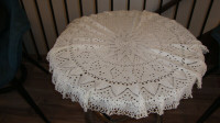 Nappe ronde en fil de coton tricotée à la main