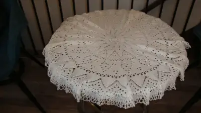 Nappe ronde en fil de coton tricotée à la main, View more
