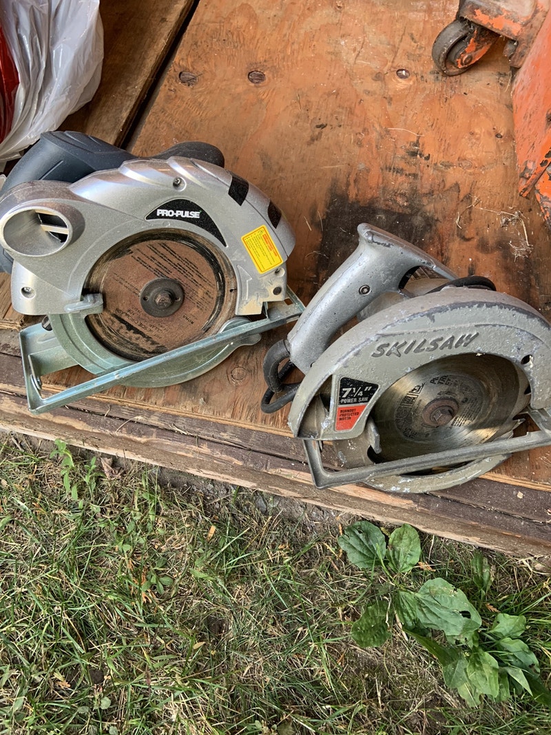 Circular saws and Angle Grinders Outils électriques Ouest de l’Île