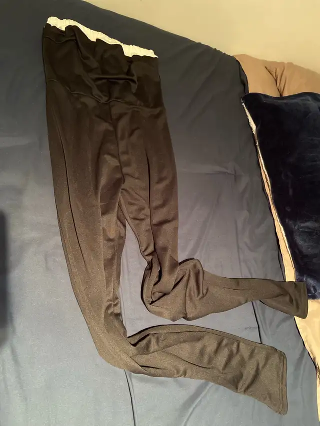 One piece jump suit szL in Women's - Bottoms in City of Toronto - Image 2