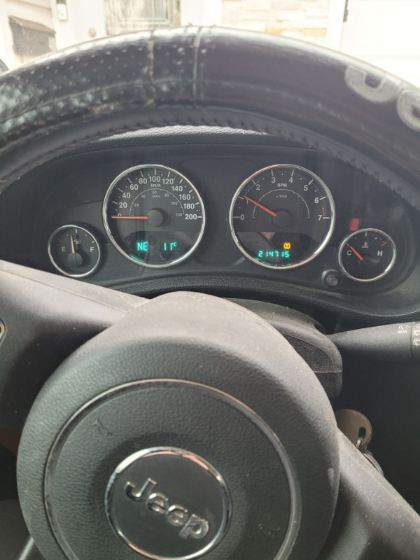 Jeep Wrangler Sport 2012 - great condition in Cars & Trucks in Ottawa - Image 4