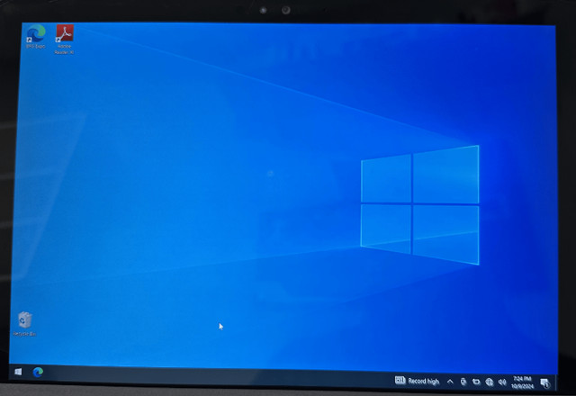 Microsoft Surface Pro 4 12" - Intel i5-6300U 128GB SSD 8GB READ* in iPads & Tablets in City of Toronto - Image 2