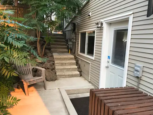 Modern quiet one bedroom basement suite on quiet cul de sac in upper Sahali. Looking for older matur...