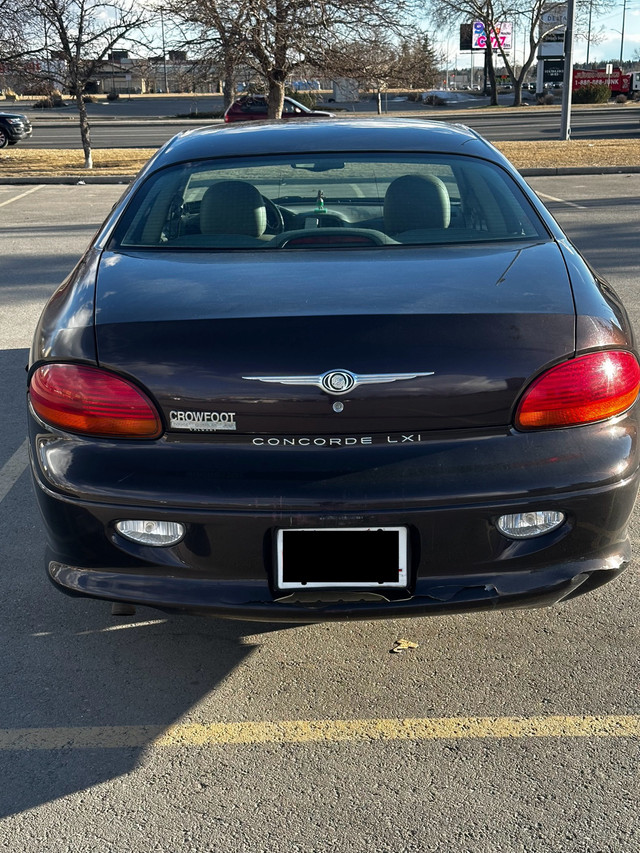 2004 Chrysler Concorde in Cars & Trucks in Calgary - Image 4