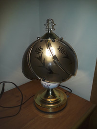 lamp $20in good working condition.Smoke free home .