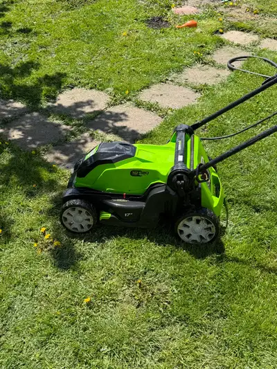 Green Works lawnmower, View more