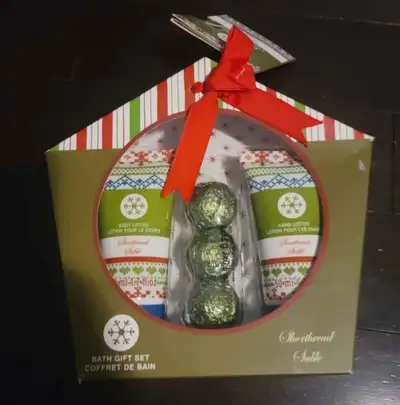 Bath gift set (new in package), View more