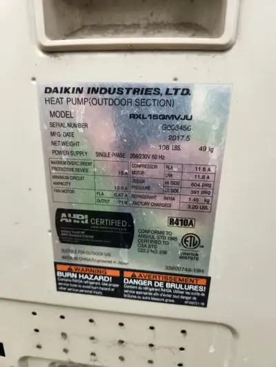 À vendre : Unité extérieure de thermopompe Daikin modèle RXL15QMVJU (année 2017), parfaitement fonct...