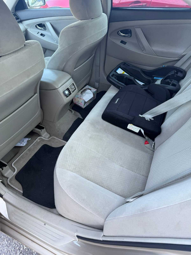 Toyota Camry Hybrid in Cars & Trucks in City of Toronto - Image 4