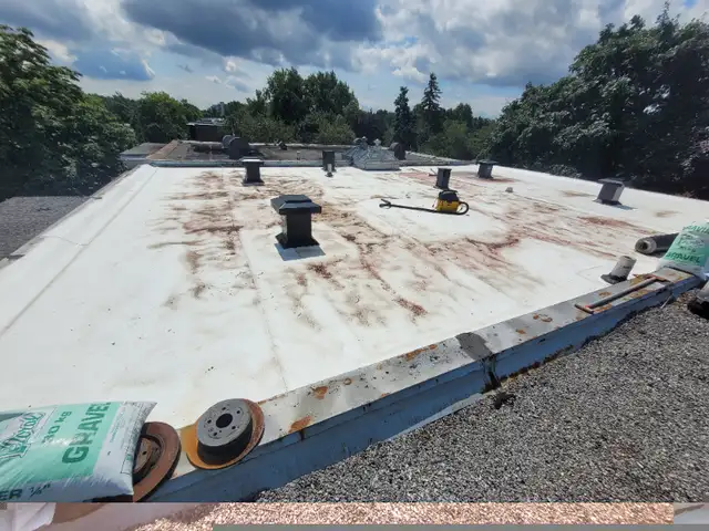 NO OVERCHARGING — JUST A MASTER ROOFER FOR ROOFING AND COVERINGS65636565644163128