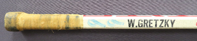 Harrington's May Art Auction Signed Wayne Gretzky Stick Lot #51 in Arts & Collectibles in City of Toronto - Image 3