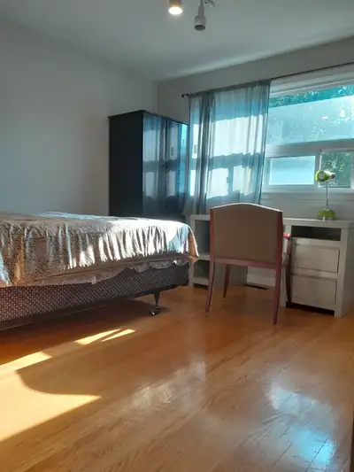 A private daily room with its own bathroom
