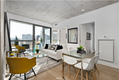 CORNER UNIT with a PARK VIEW! King&SPADINA, 2Bd, 1Ba, 1Parking, $2985/mo Corner Unit 2 Bedroom Unit...
