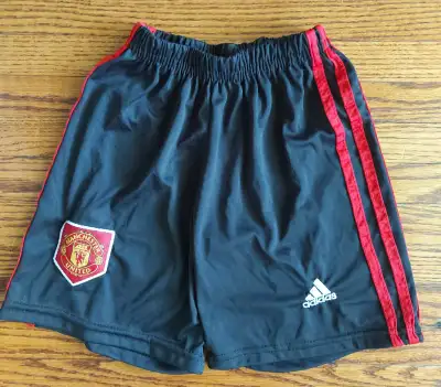 KIDS ADIDAS MANCHESTER UNITED SOCCER SHORTS SIZE 140-146, View more