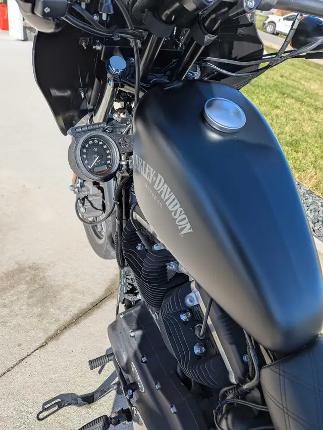 2014 Harley Davidson Sportster 883 Iron in Street, Cruisers & Choppers in Winnipeg - Image 8