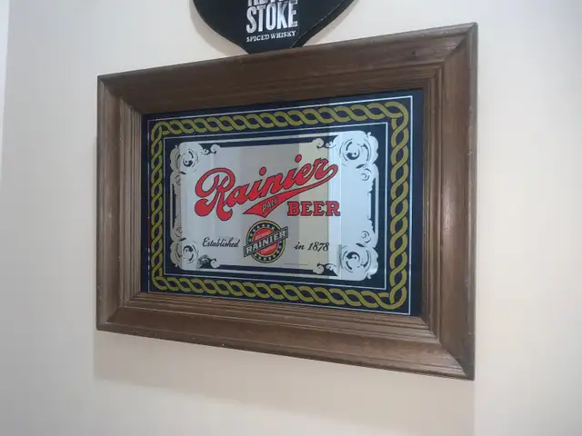 vintage Rainier beer mirror bar sign excellent condition in Arts & Collectibles in Calgary - Image 5