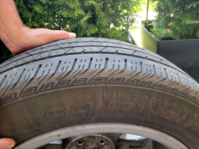 2 (not 4) Honda CRV Tires and Rims Great Condition in Tires & Rims in Kitchener / Waterloo - Image 2