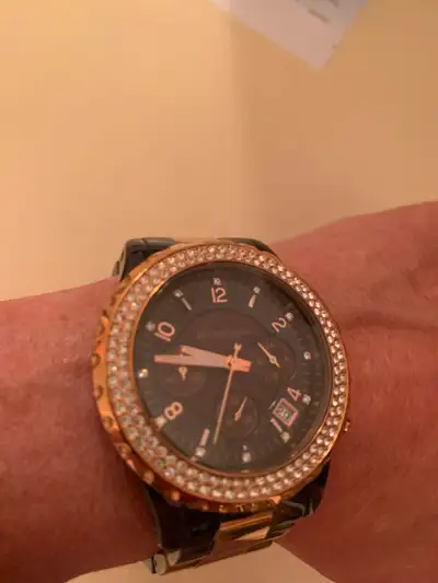 Montre pour femme Michael Kors avec diamants et cadrans. Jamais portée, avec rallonge, boîte et livr...