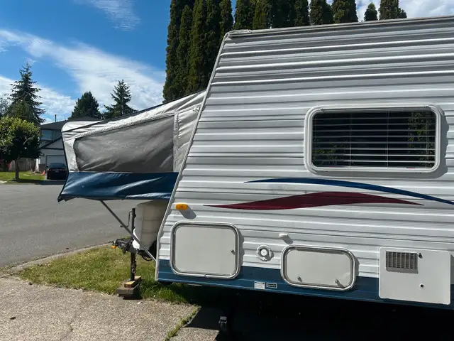 RARE find! 3 POP-OUT beds! Thor Tahoe Lite (sleeps 9)  in RVs & Motorhomes in Delta/Surrey/Langley - Image 10
