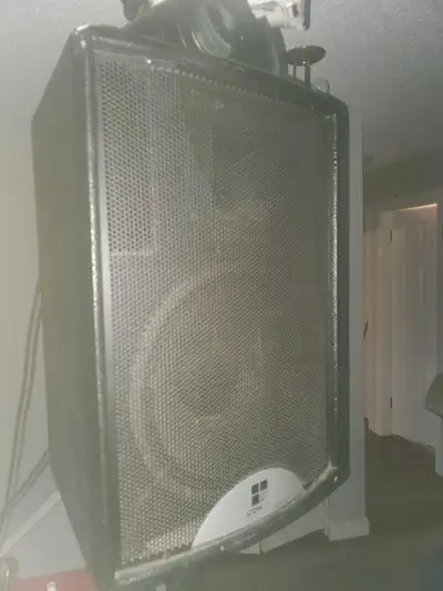 Made in England high quality professional loudspeakers. Speakon inputs