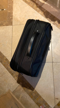 Samsonite Luggage | Find Used Stuff for Sale Near You in Calgary | Kijiji  Classifieds