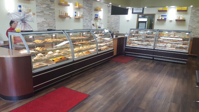 Modern Design, Bakery, Pastry Case, Cakes Display in Other Business & Industrial in City of Toronto - Image 2