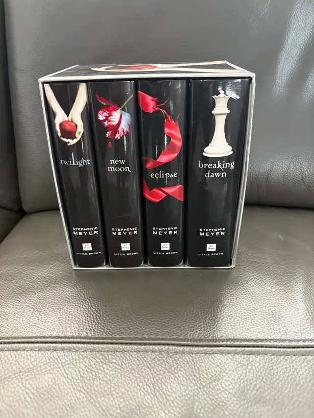Twilight Saga Book Set63882168458369120