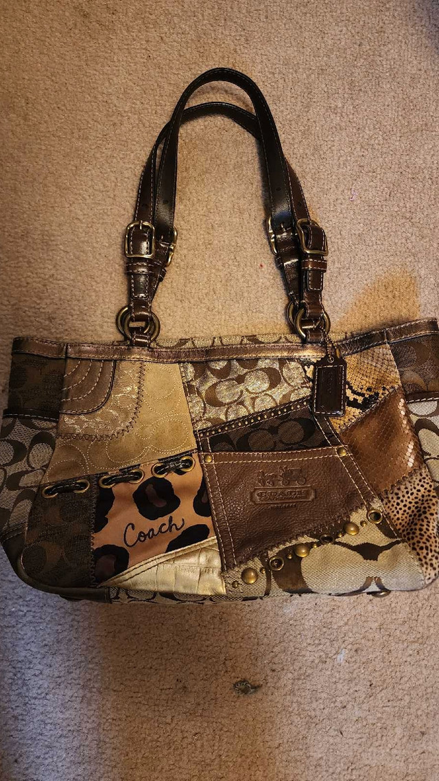 Authentic Coach Purse in Women's - Bags & Wallets in Thunder Bay - Image 4