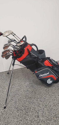 Cleveland golf bag(new) and Right handedclubs