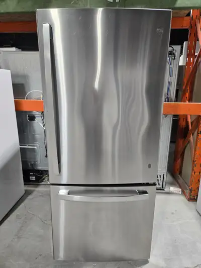Réfrigérateur 30po Inox Congélateur en bas | GDE21DSKNKSS - GE, View more