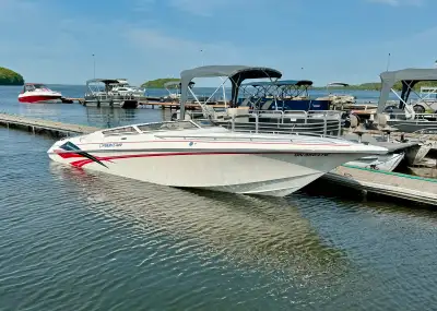 2007 Fountain 27 Last 27 to leave the factory with a 525 !!! Hull 453 hrs. Power less than 50. Prett...