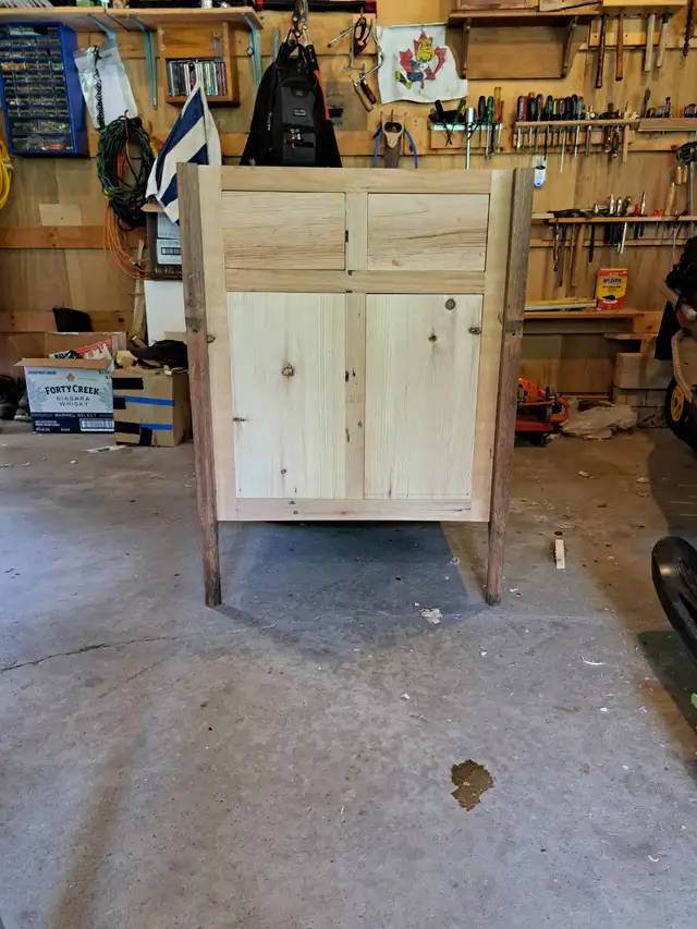 SOLID WOOD CABINET in Hutches & Display Cabinets in City of Toronto - Image 7