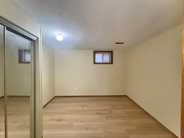 2 Beds 1 Bath Basement for Rent in Long Term Rentals in City of Toronto - Image 5